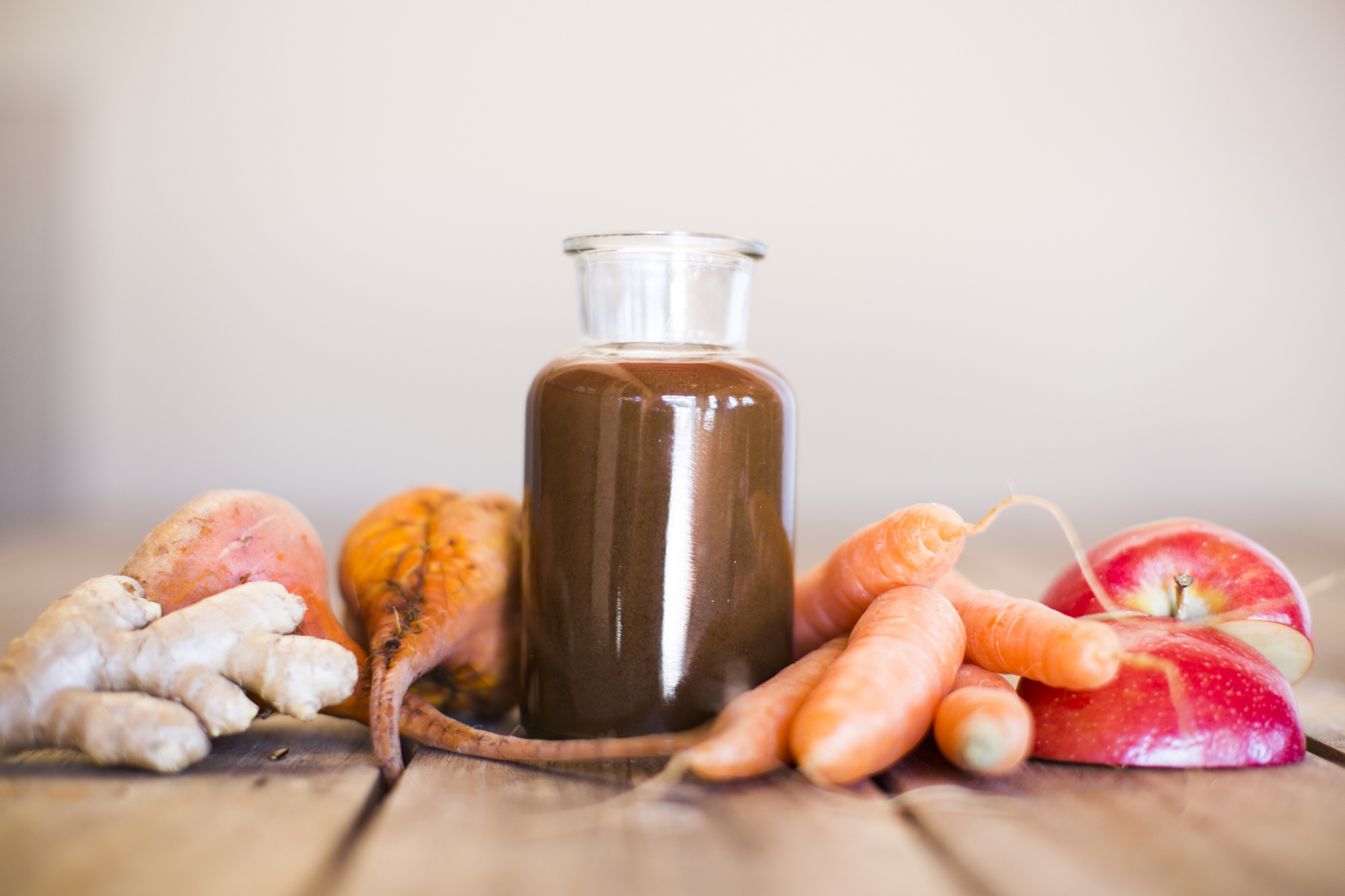 cleansing beet ginger juice - Calgary Avansino | eat.feel.live.well