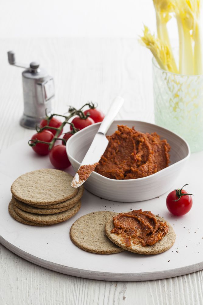 red pepper and tomato nut spread